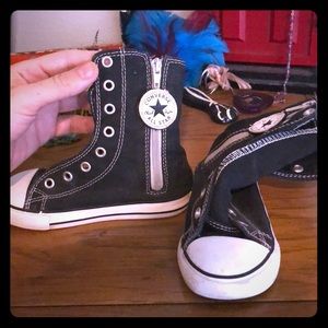 Kids hightop converse size US 8 black